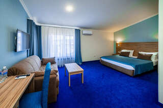 Отель Blue Marlin Hotel Геленджик Семейный однокомнатный номер мансарда-7