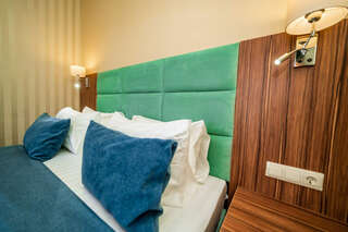 Отель Blue Marlin Hotel Геленджик Семейный двухкомнатный номер с балконом-3