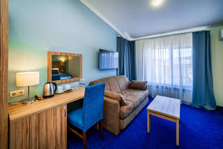 Отель Blue Marlin Hotel Геленджик Семейный однокомнатный номер мансарда-8