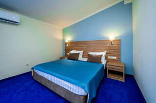 Отель Blue Marlin Hotel Геленджик Семейный однокомнатный номер мансарда-9